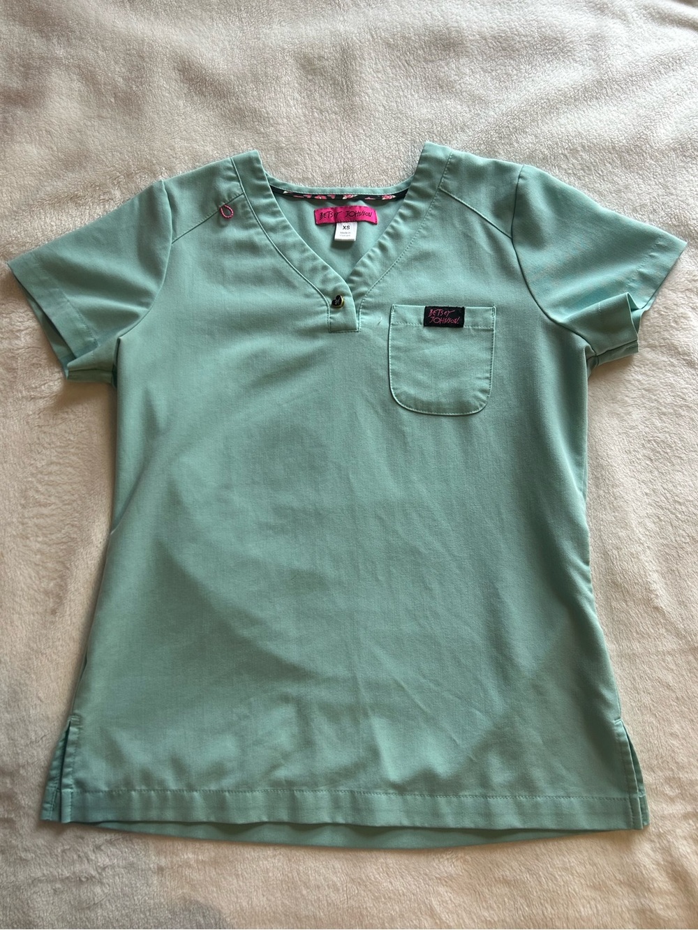 Betsey Johnson Mint Green Short Sleeve V-Neck Top with One Pocket